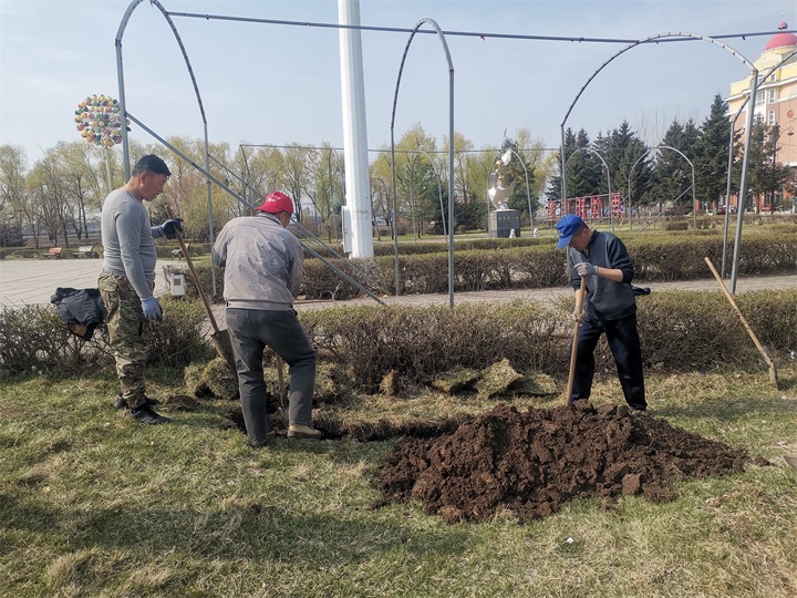 洁泰物业宁安分公司快速抢修场区路灯 照亮安全之路
