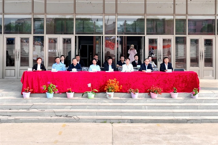 一诺万佳普阳分公司助力绥滨县第七中学六一运动会 共筑校园活力