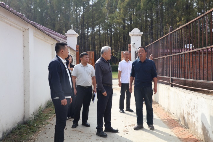 刘为荣“四不两直”深入镜泊湖区域检查 筑牢双节安全防线