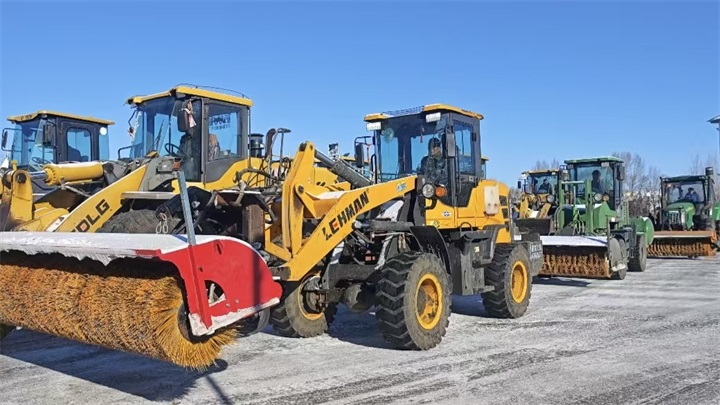 【未“雪”绸缪保畅通】LETOU国际米兰·(中国区)官方网站双鸭山区域全面部署冬季清雪工作